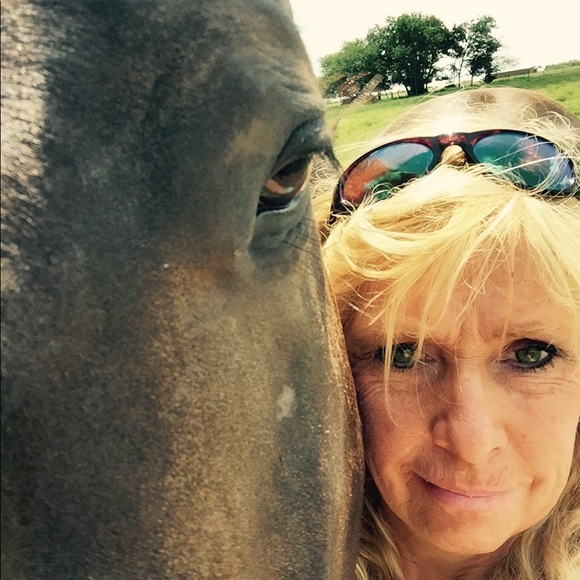 Meet your Posher, Sandra - Picture 2 of 7